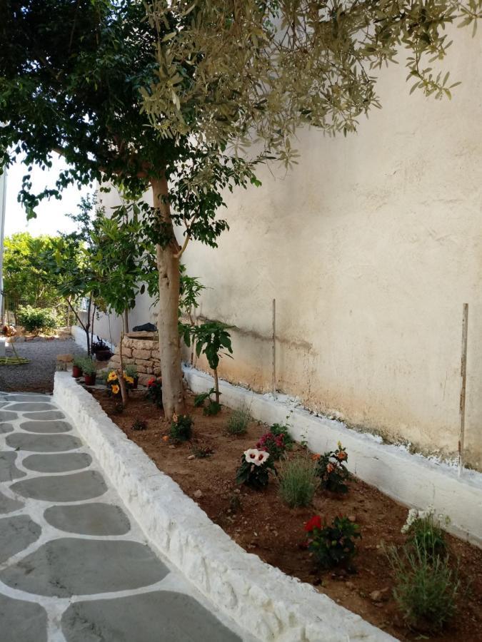 Hotel Poulakis Skála 외부 사진