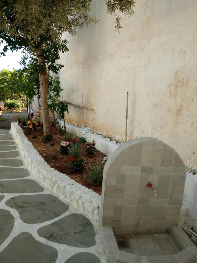 Hotel Poulakis Skála 외부 사진